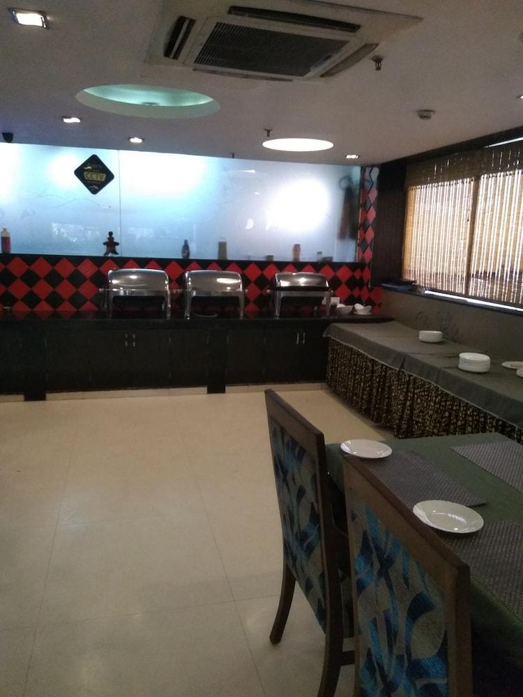 Hotel Rajshree & Spa Chandīgarh Exterior foto
