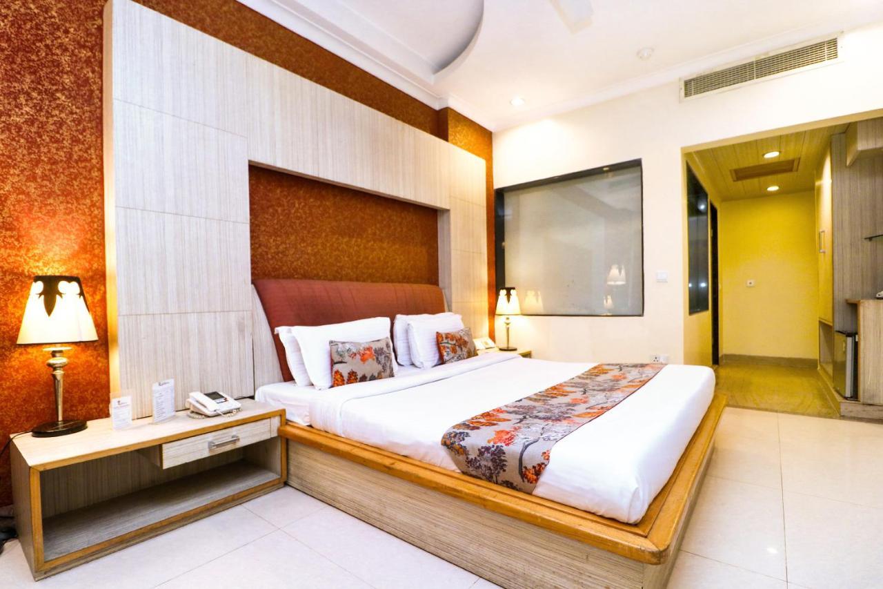 Hotel Rajshree & Spa Chandīgarh Exterior foto