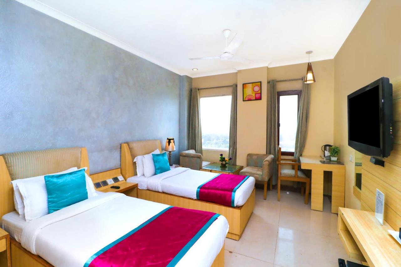 Hotel Rajshree & Spa Chandīgarh Exterior foto