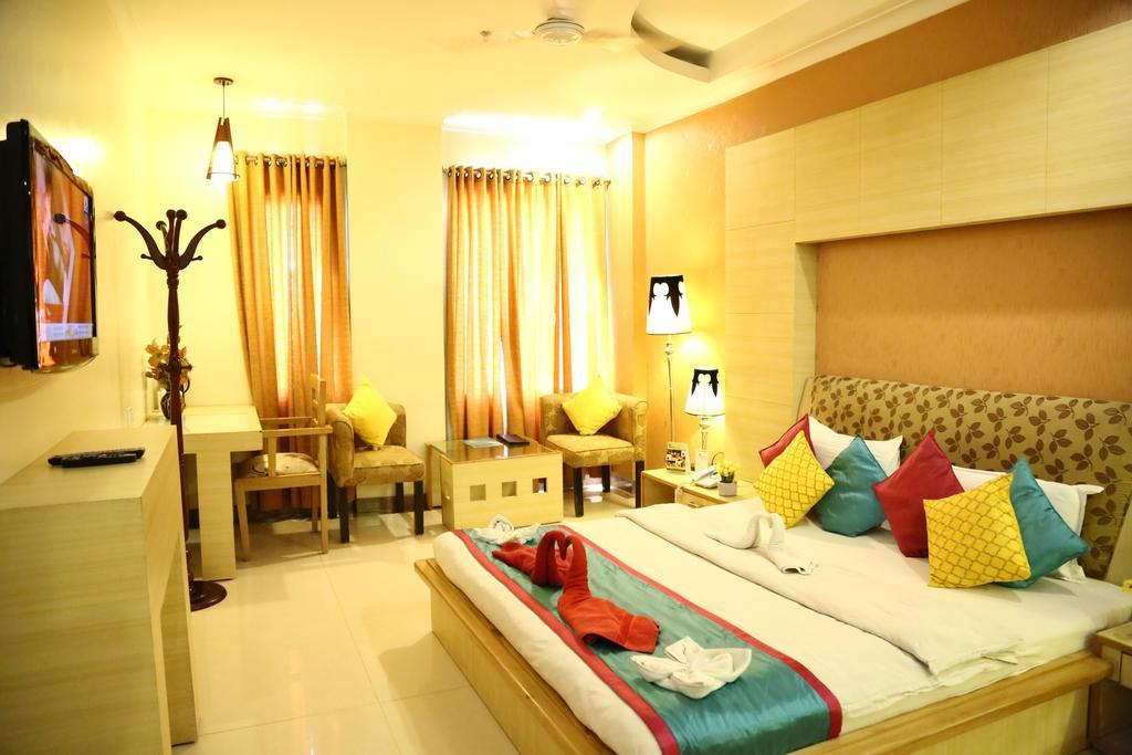 Hotel Rajshree & Spa Chandīgarh Exterior foto