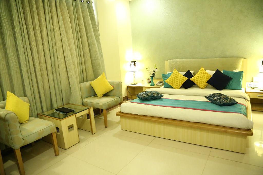 Hotel Rajshree & Spa Chandīgarh Exterior foto