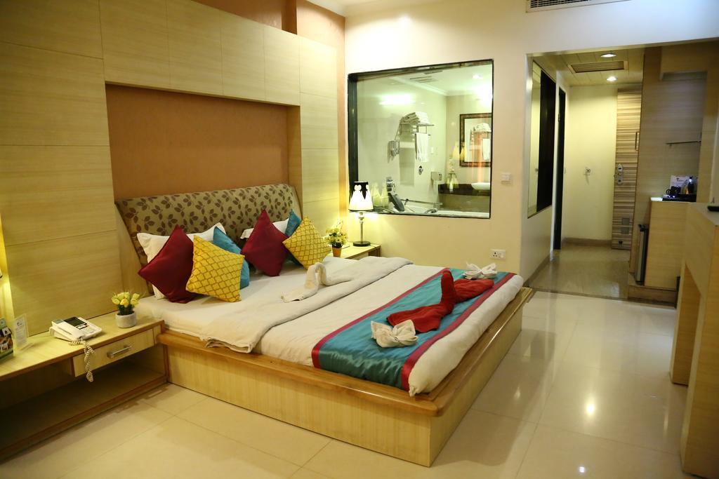 Hotel Rajshree & Spa Chandīgarh Exterior foto